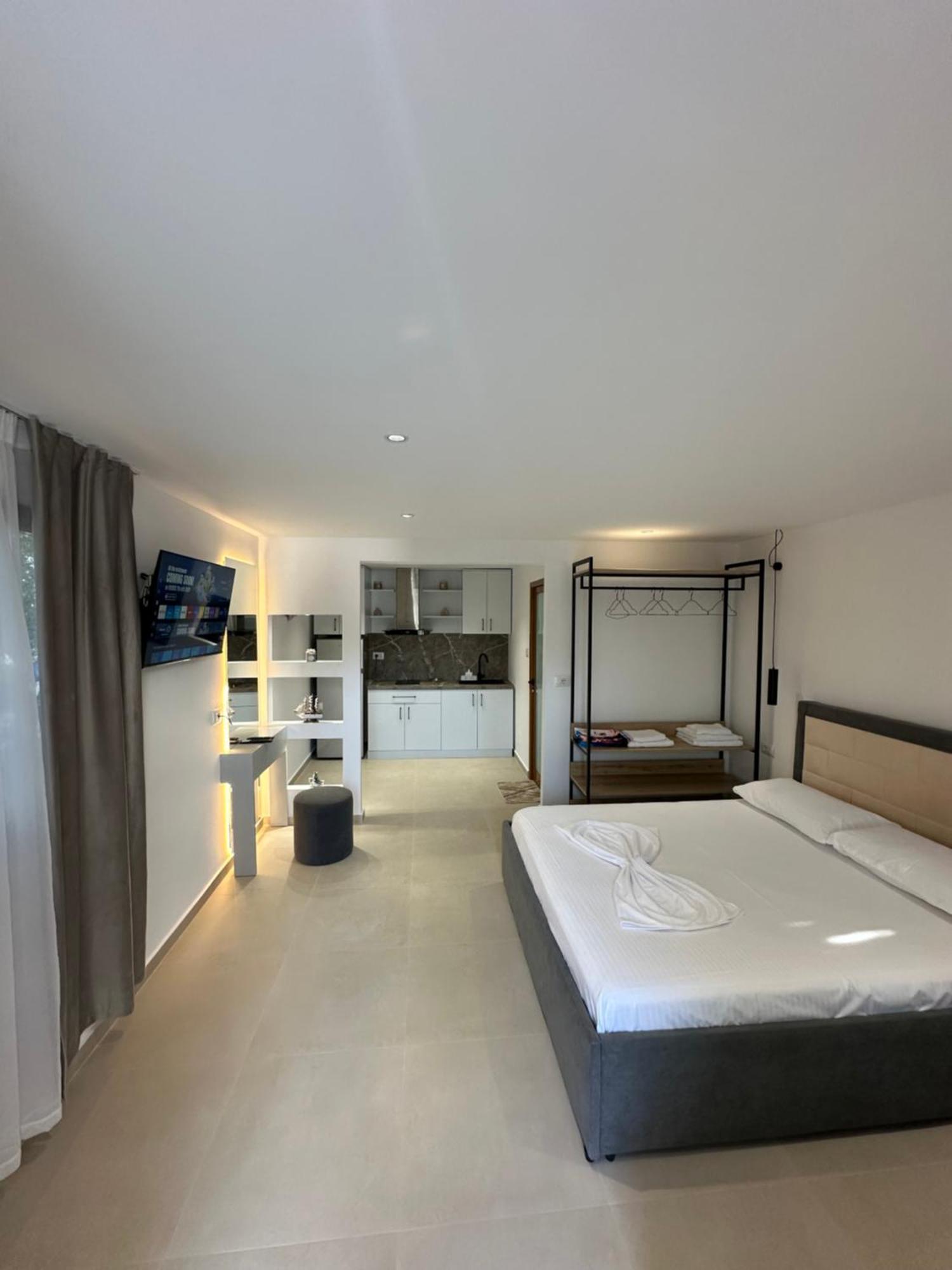 Guesthouse Xhuliano Ksamil Exteriör bild